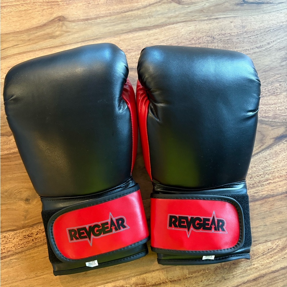 USED ONCE - REVGEAR boxing gloves